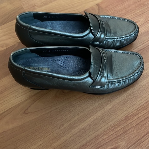 SAS women’s pewter leather loafer Size 6.5 - Picture 2 of 7